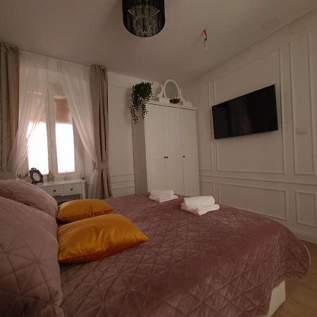 Apartment Trixi Maksimijan Pula Exteriér fotografie