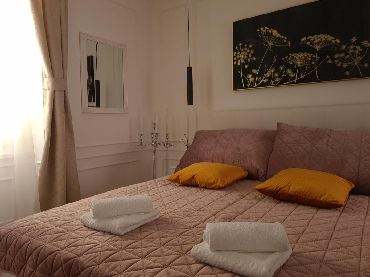 Apartment Trixi Maksimijan Pula Exteriér fotografie