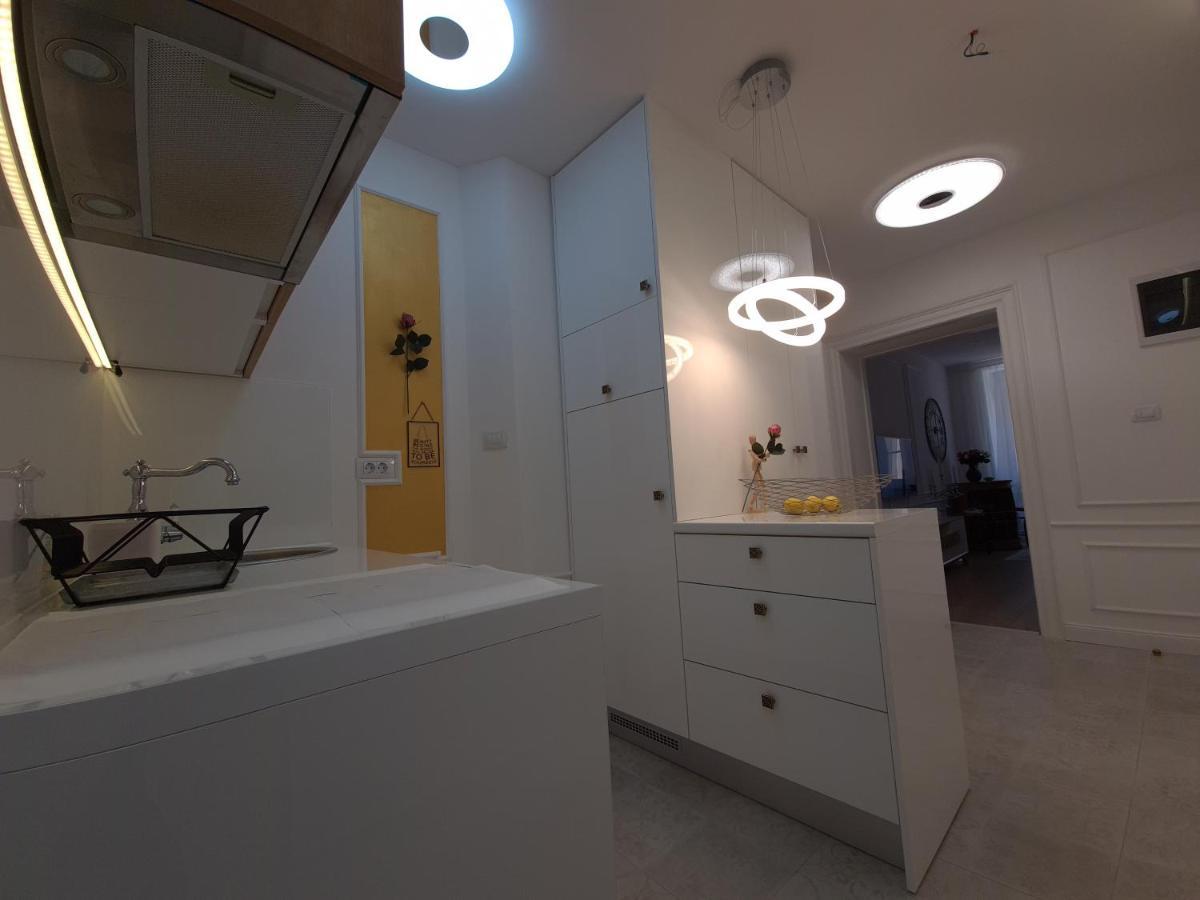Apartment Trixi Maksimijan Pula Exteriér fotografie